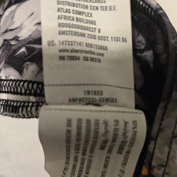 Abercrombie Floral Neoprene Scuba Pull-On Leggings Pants Size Medium - Picture 4 of 4